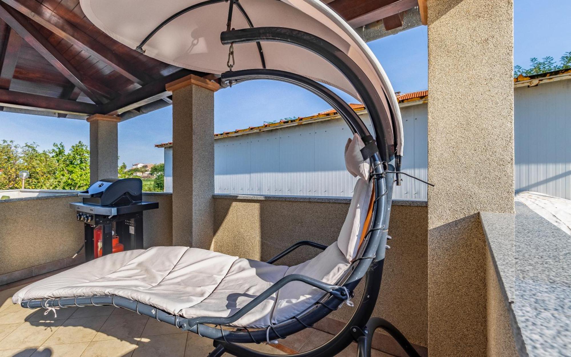 All Seasons Apartment Пула Экстерьер фото