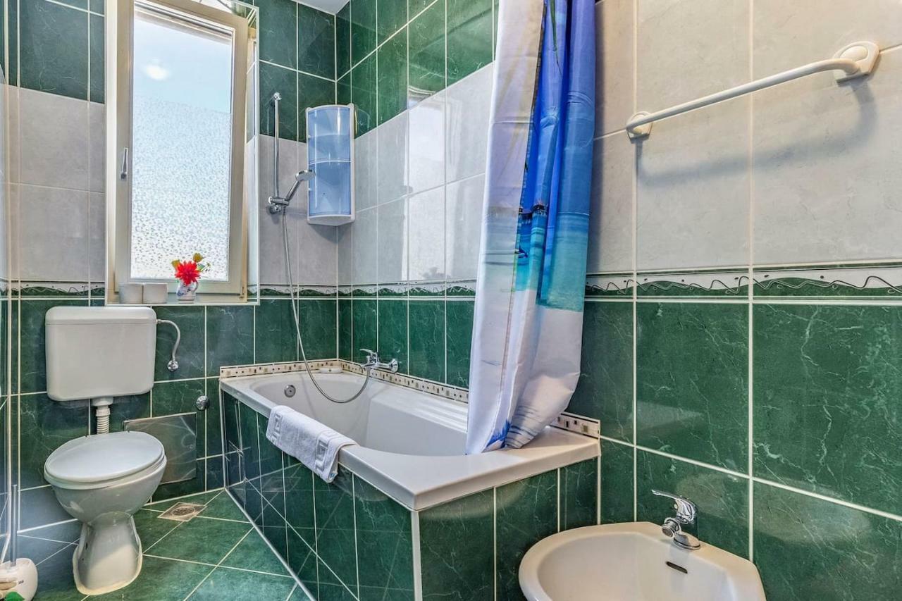 All Seasons Apartment Пула Экстерьер фото